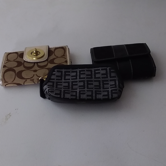 Wallets - Picture 1 of 4